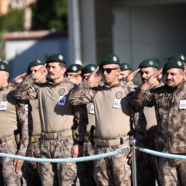 Pençe-Kilit Operasyonu bölgesinde şehit olan astsubayın naaşı Adana'ya geti...