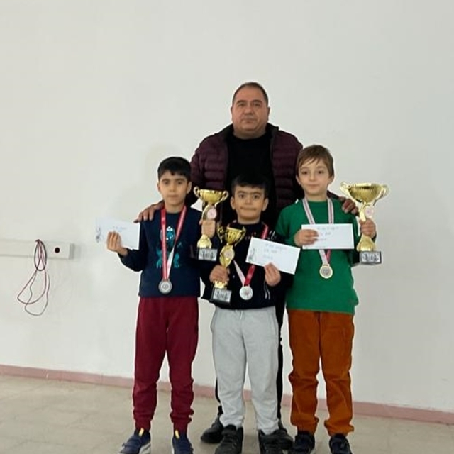 "Dargeçit Belediyesi Çocuk Hakları Satranç Turnuvası" sona erdi