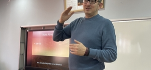 Hakkarili öğrencilerin uzaya ilgisi NASA'da görevli Türk astrofizikçiyi mut...