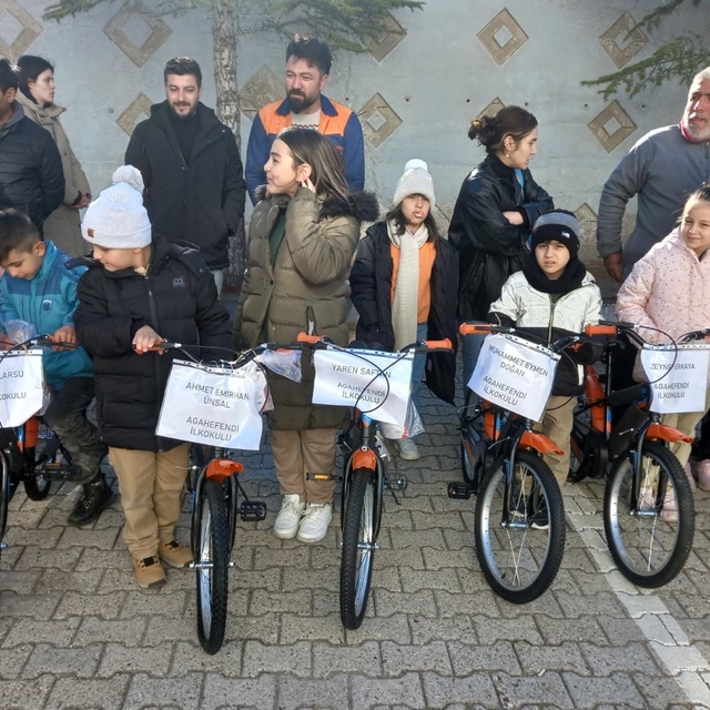 Sorgun'da 60 öğrenciye bisiklet hediye edildi