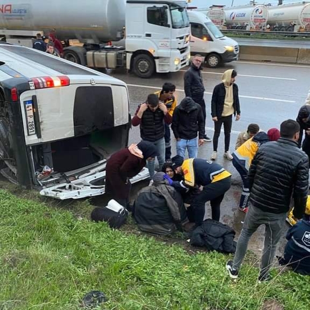 Kocaeli'de işçi servisi devrildi: 1´i ağır 9 yaralı