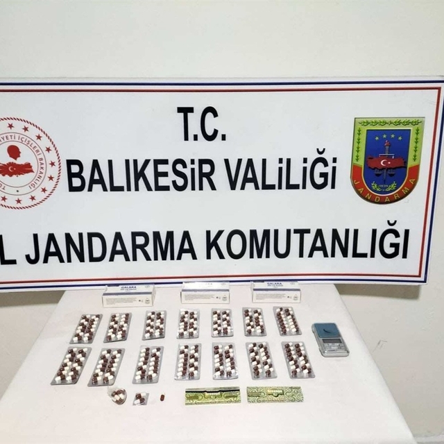 Balıkesir'de uyuşturucu operasyonlarında yakalanan 4 şüpheli tutuklandı