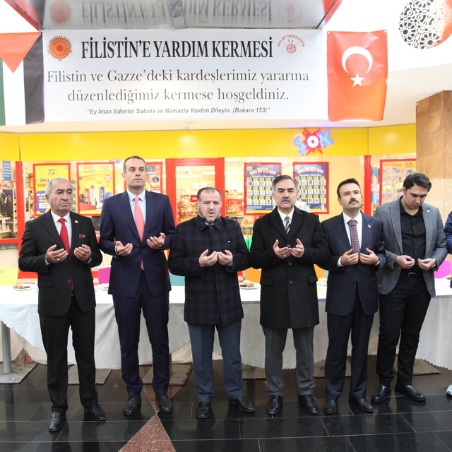 Ahlat'ta, Filistinliler yararına yardım kermesi düzenlendi