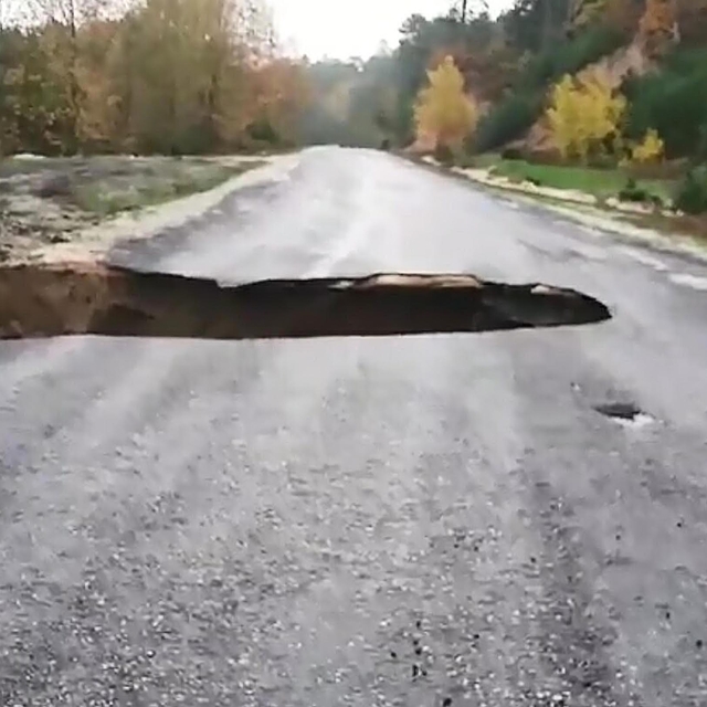 Çanakkale'de cadde ve sokaklar göle döndü (2)