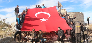 Gönül Köprüsü Projesi kapsamında Gabar Dağı'nda zirve yapıp Türk bayrağı aç...