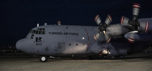 Gazzeli hastaları taşıyan askeri uçak Ankara'ya indi