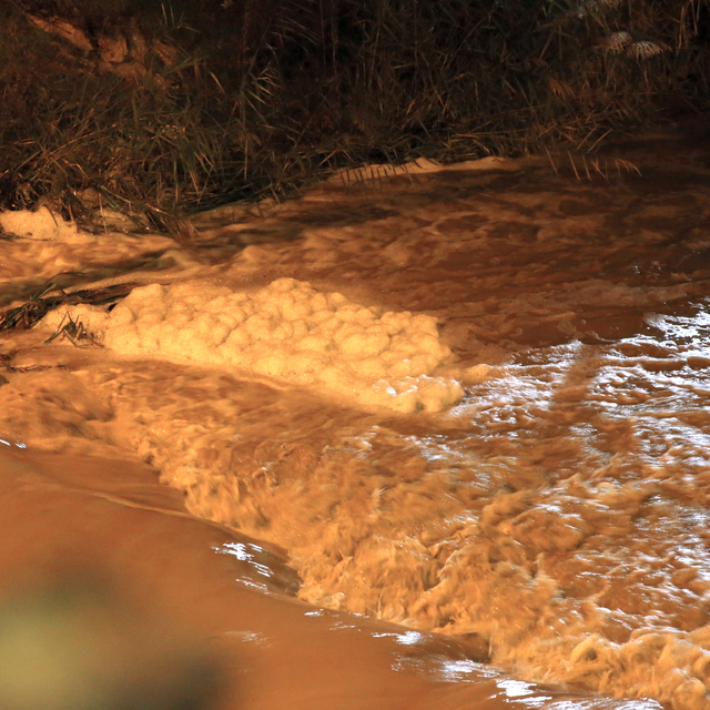 Kırklareli'nde kirlenen Şeytandere'nin rengi değişti