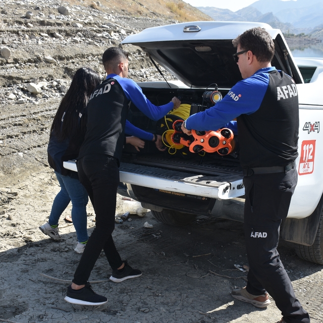 AFAD Şırnak'ta boğulma vakalarına su altı dronu ile daha hızlı müdahale edi...