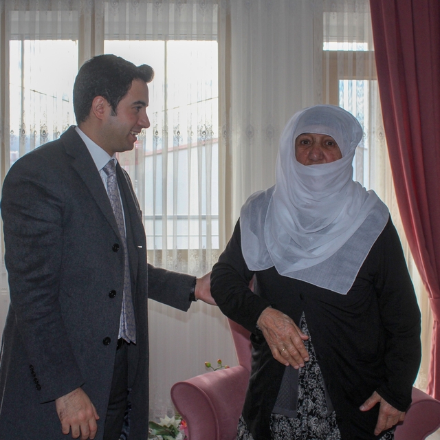 Genç Kaymakamı Muhammet Güzel şehit ailelerini ziyaret etti