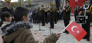 Askeri bando takımı Çukurca'da konser verdi