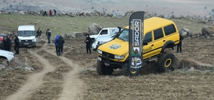 Giresun Çotanak Off-Road ekibi Cehennem Deresi'nde kamp kurdu
