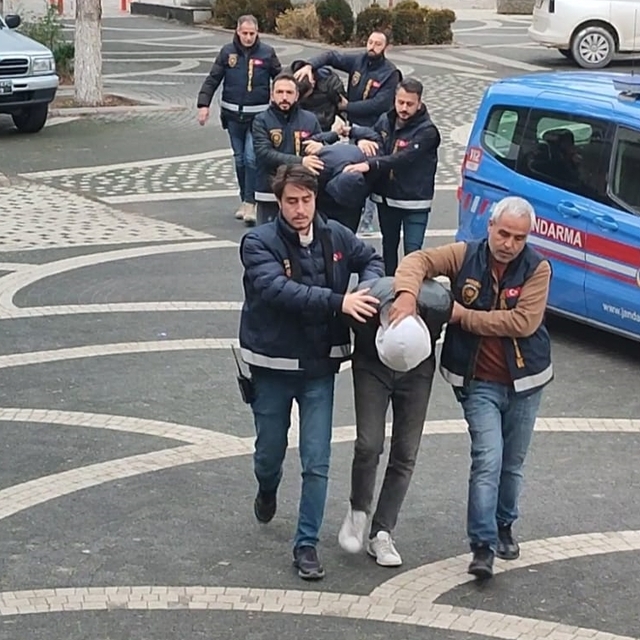 Konya'da uyuşturucu operasyonunda 3 zanlı tutuklandı