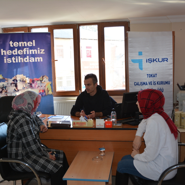 İŞKUR Başçiftlik'te bilgilendirme standı açtı