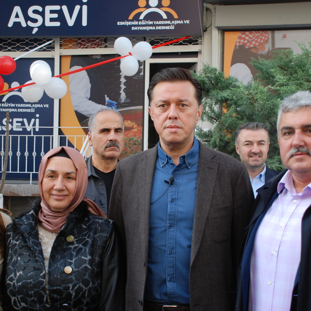 AK Parti Eskişehir Milletvekili Hatipoğlu aşevi açtı