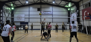 Çukurca'da gençler ve kurumlar arası voleybol turnuvaları düzenlendi