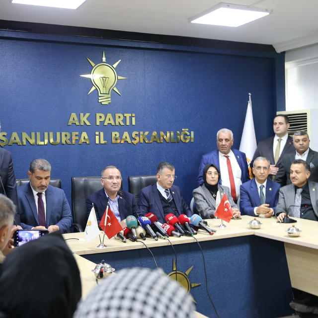 TBMM Başkanvekili Bozdağ, AK Parti Şanlıurfa İl Başkanlığında konuştu:
