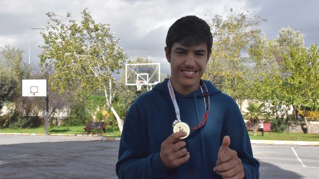 Özel sporcu Burak, binicilik ve atletizmdeki başarısını futsala da taşımayı hedefliyor