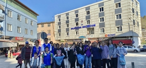 Salıpazarı'nda gönüllüler çevre temizliği yaptı