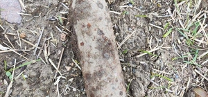 Uşak'ta tarlada bulunan eski top mermisi, imha edildi