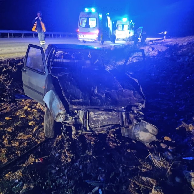 Afyonkarahisar'da takla atan otomobildeki 4 kişi yaralandı