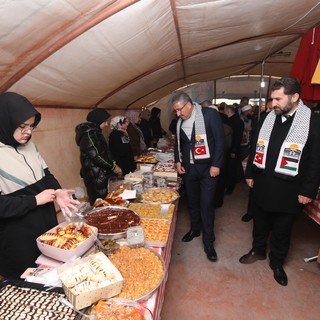 Darende'de Filistin'e destek amacıyla kermes yapıldı