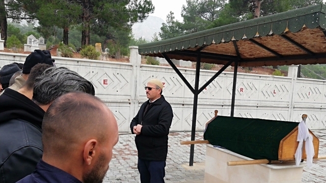 Trafik kazasında ölen üniversite öğrencisi memleketi Burdur'da defnedildi