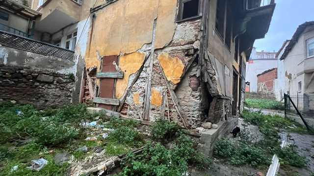 Gemlik Körfezi´nde 5.1 büyüklüğünde deprem; İstanbul ve İzmir´de de hissedildi (10)