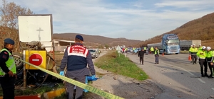 Samsun´da otomobil yolcu otobüsüyle çarpıştı; 2 ölü, 3 yaralı