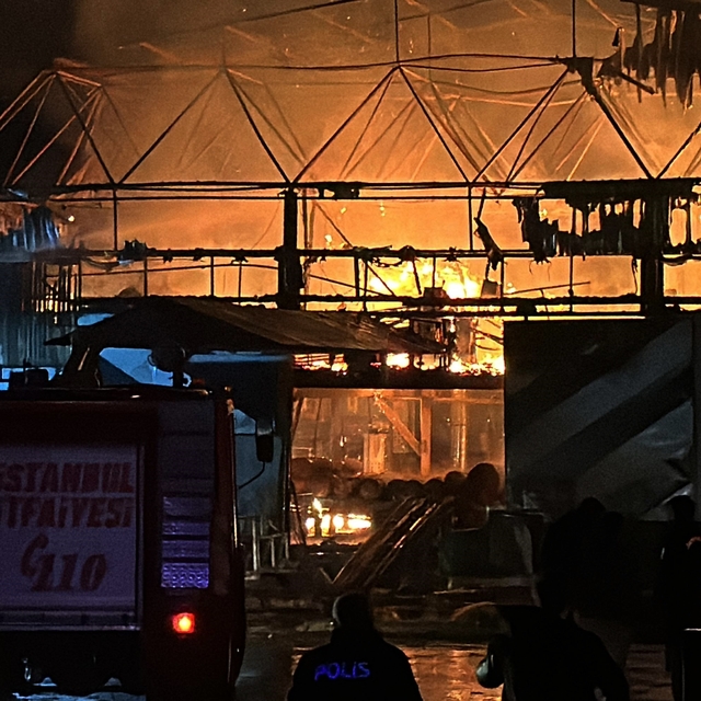 Sinop'ta ahşap fabrikasında çıkan yangın söndürüldü