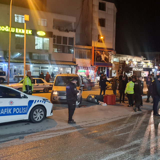 Osmaniye'de hafif ticari araçla çarpışan motosikletteki sürücü öldü