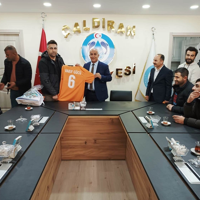 Çaldıran'da futbol turnuvası düzenlendi