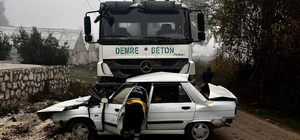 Antalya'da beton pompası aracıyla çarpışan otomobildeki anne ile oğlu öldü