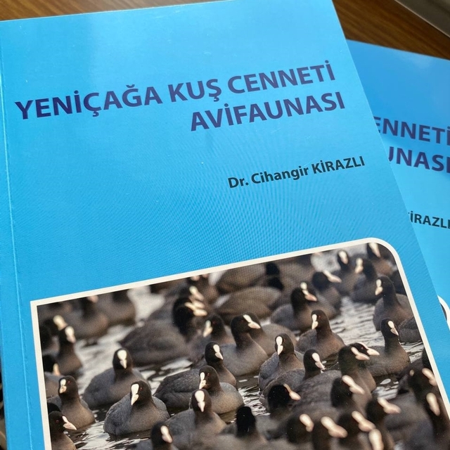 Yeniçağa ve Dörtdivan'daki okullara bölgedeki kuşları anlatan kitap hediye...