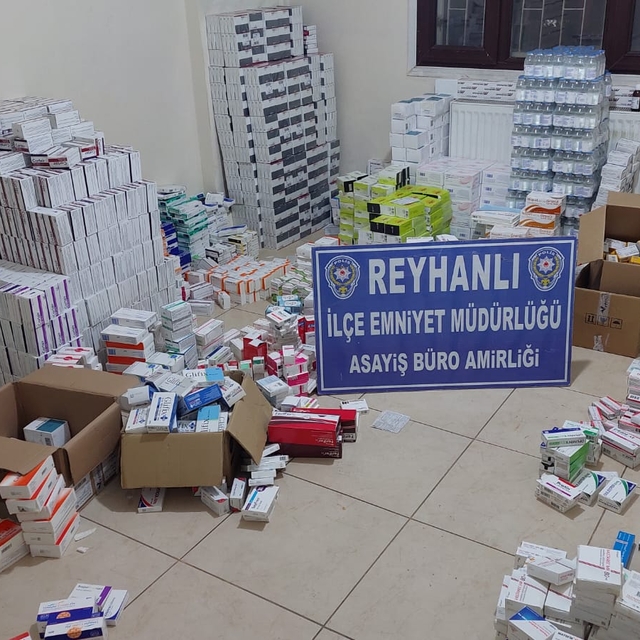 Hatay'da depoda stoklanan 10 bin kutu ilaç ele geçirildi