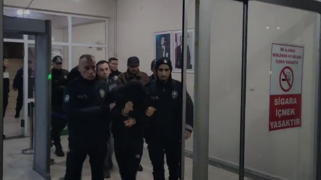 Otomobilde 4 bin 518 uyuşturucu hap gele geçirildi: 4 tutuklama