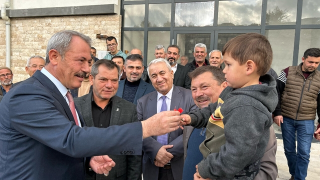 Serinhisar'da tamamlanan TOKİ konutları, sahiplerine teslim edildi