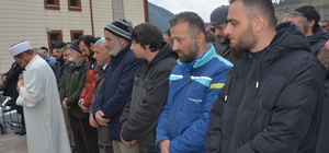 Çaykara'da duvardan düşerek ölen kişinin cenazesi defnedildi