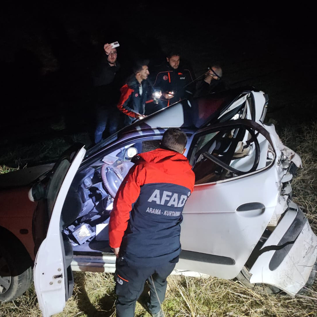 Bitlis'te tırın otomobile çarpması sonucu 1 kişi öldü