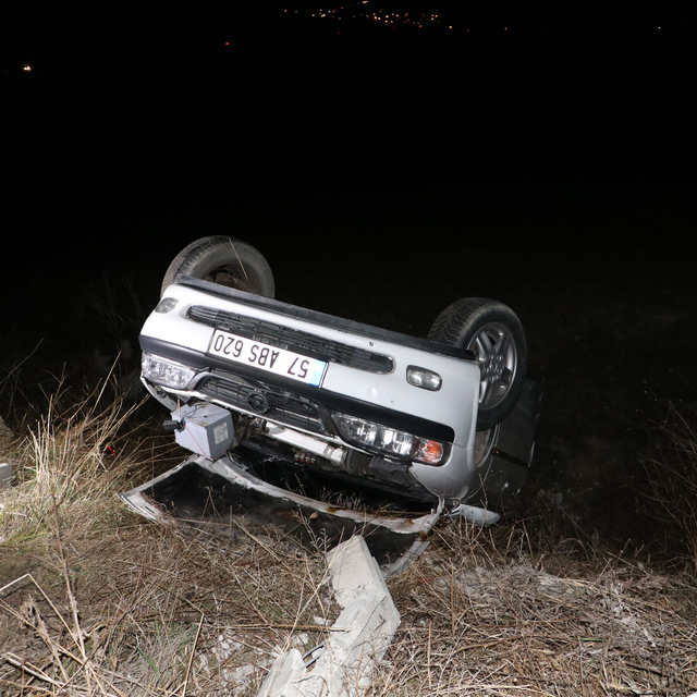Samsun'da tarlaya devrilen otomobildeki 1 kişi yaralandı