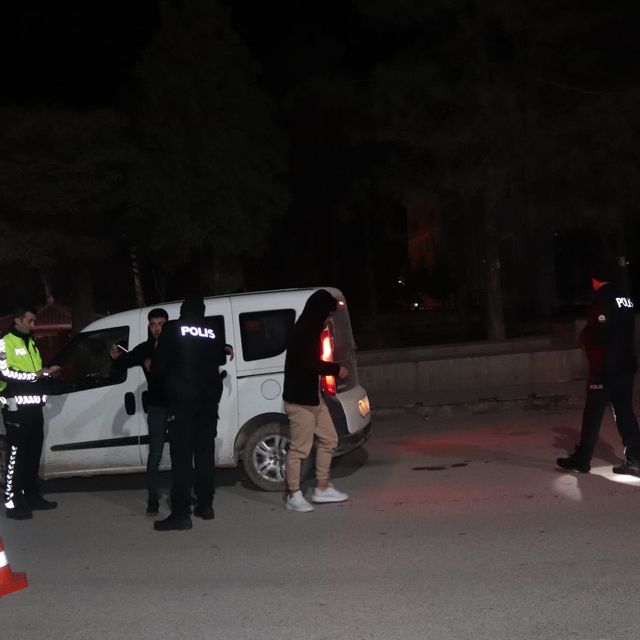 Sungurlu'daki trafik denetiminde 17 sürücüye 36 bin 600 lira ceza