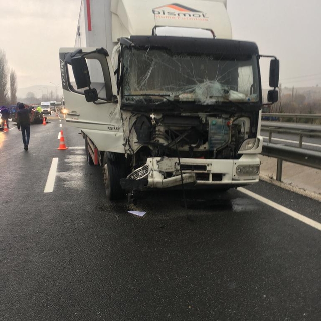 Uşak'ta kamyonun çarptığı traktörün sürücüsü öldü