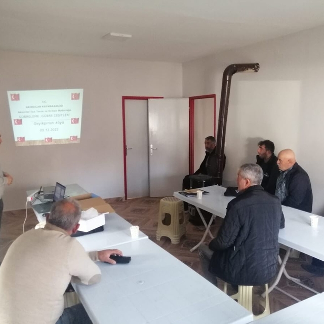 Akıncılar'da çiftçilere eğitim verildi