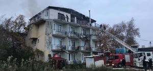 Armutlu'da pansiyonda çıkan yangın söndürüldü