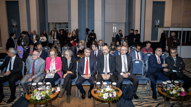 IFRC, Yabancılara Yönelik Sosyal Uyum Yardımı Programı'nı Türk Kızılaya devretti