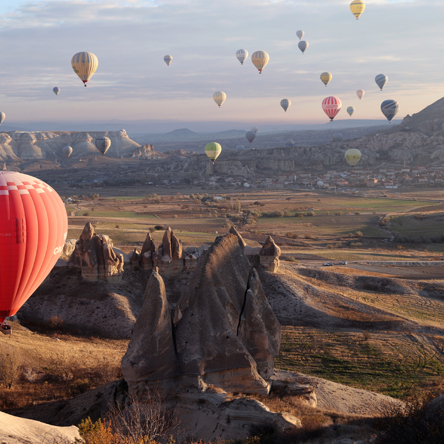 Kapadokya'da 36 yıl önce 5 kişinin uçuşuyla başlayan sıcak hava balonculuğu...