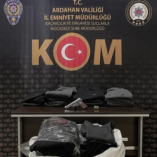 Ardahan'da kaçakçılık operasyonunda 4 zanlı yakalandı