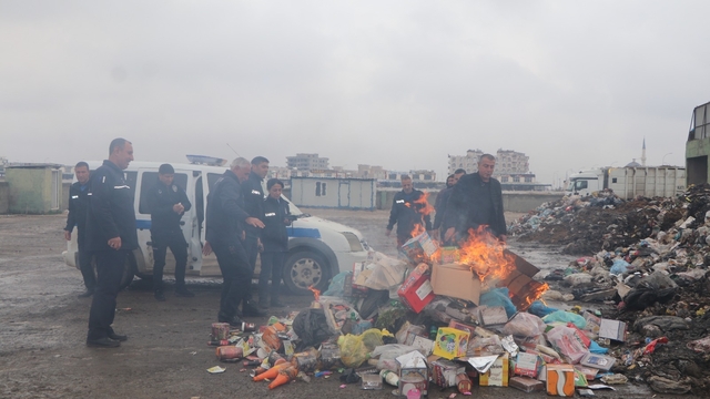 Şanlıurfa'da son kullanma tarihi geçmiş ürünler imha edildi