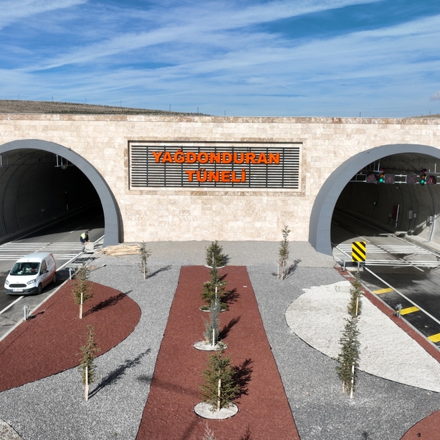 Sivas'ta yapımı tamamlanan Yağdonduran Tüneli hizmete açıldı