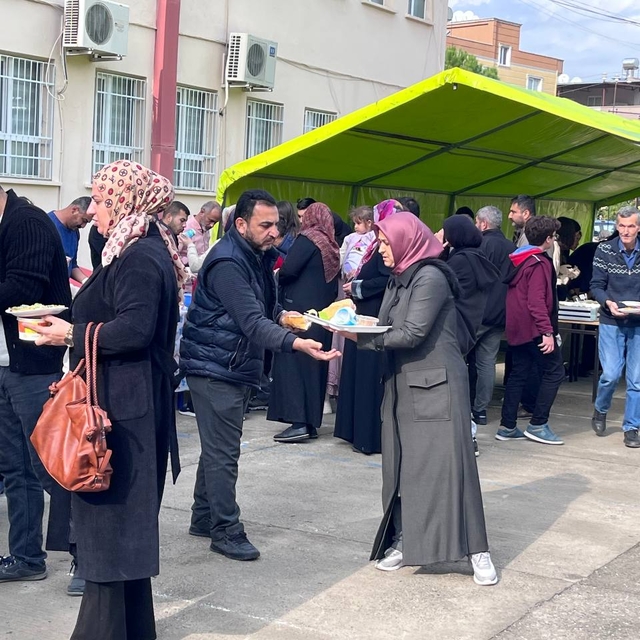 Hatay'da lise öğrencileri Filistinli çocuklar için kermes düzenledi