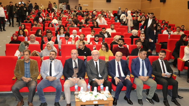 EBYÜ'de "Orta Asya'da su sorunu" paneli düzenlendi